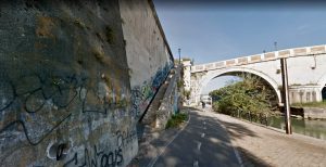 "Serve hashish", poi lo rapinano. Vittima li riconosce e li fa arrestare