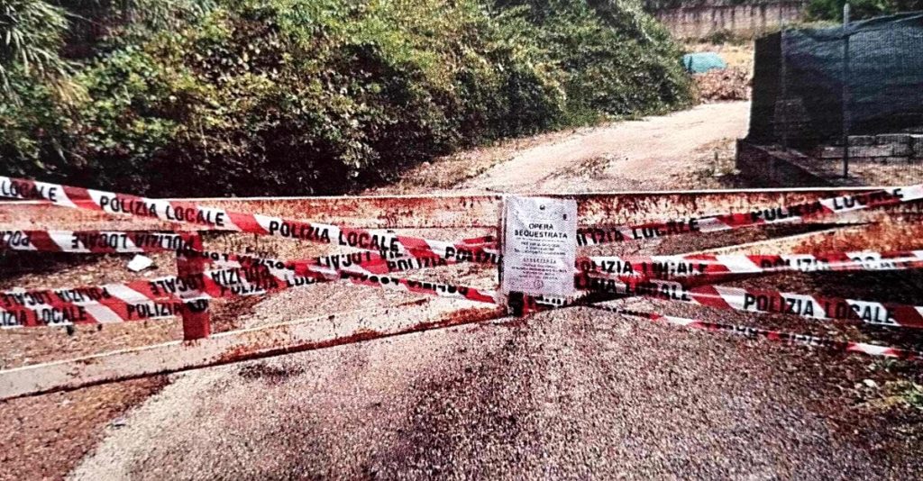 Guanciale e coppiette di maiale di dubbia provenienza, vicino al laboratorio una discarica