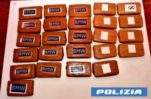 La droga viaggia dalla Calabria a Roma nord, 9 arresti. Sequestrato un quintale di stupefacente