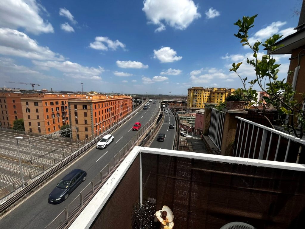 Cosa vi siete persi questa settimana su Dossier: chi vive sulla sopraelevata, Roma lavatrice dei clan, il lutto impossibile