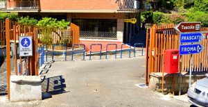 Colpo grosso alle Poste di Monte Porzio Catone: armato di pistola scappa con 100mila euro