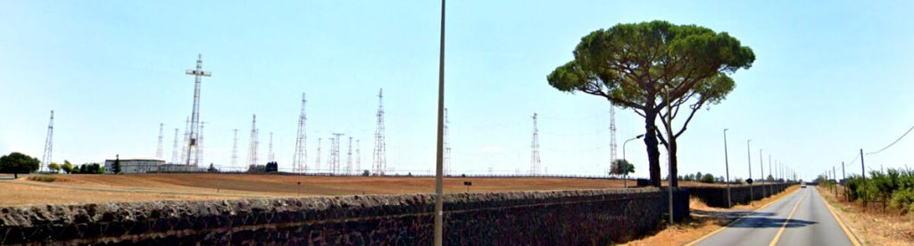 Si scontrano auto e furgone: tre feriti. Grave un uomo