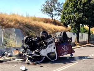 Incidente a Tor Sapienza, squaletto Ama si ribalta: il conducente è in prognosi riservata