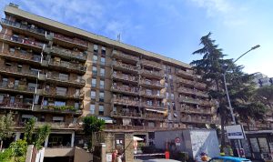 Le ronde dei residenti sventano una doppia occupazione alle case Enasacro