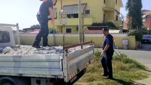 VIDEO | Trasporto illegali di rifiuti, fermati due furgoni carichi di ingombranti e pericolosi