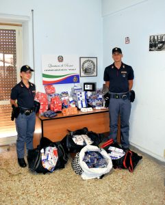 Hashish per due milioni di euro: sequestrati 213 chili di droga