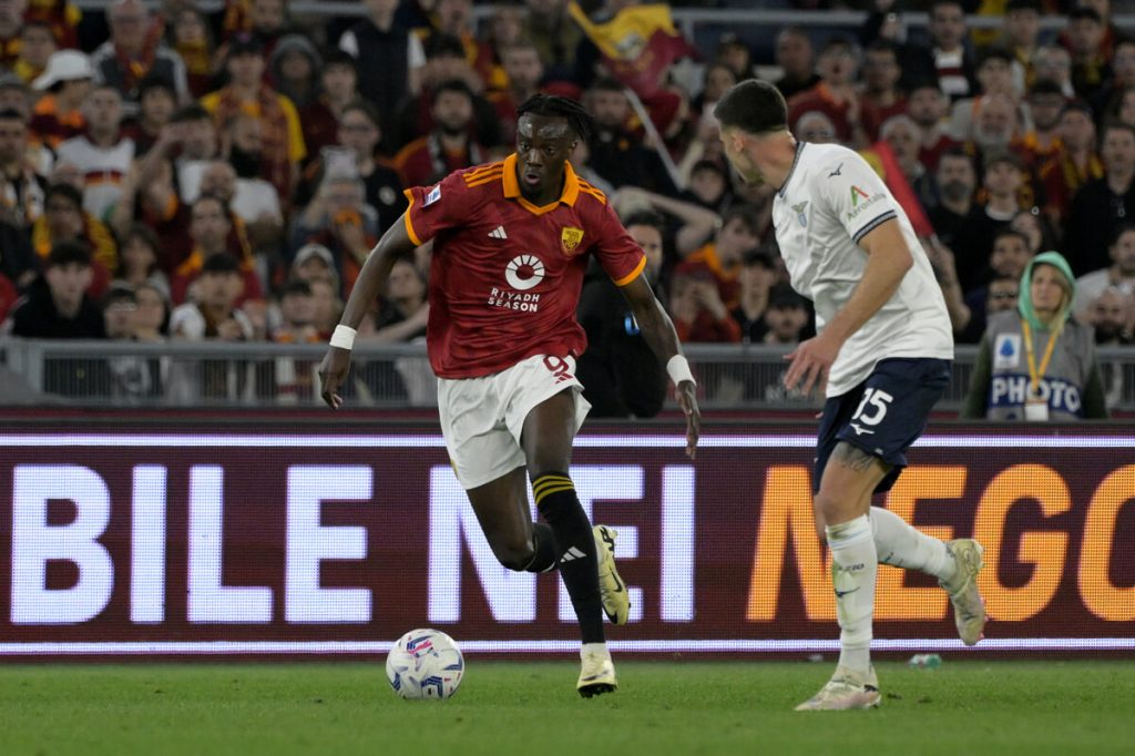 Saelemaekers alla Roma ed Abraham (più soldi) al Milan: manca solo l'annuncio ufficiale