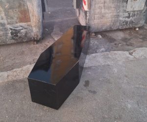 Tor Bella Monaca, bara davanti casa di Tiziana Ronzio: "La città è al suo fianco"