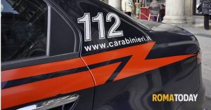 Rapina in un negozio di casalinghi. Due donne fermate grazie all'intervento della commessa