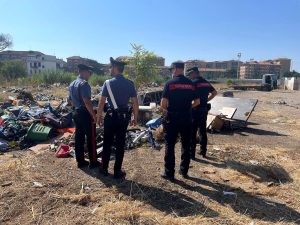 Aree a rischio incendio: i carabinieri individuano diversi terreni usati come discariche a cielo aperto