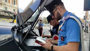Turisti nel mirino dei ladri: 13 arresti a Roma