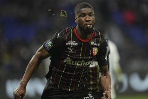 Roma a passo di Danso. Ufficiale il difensore del Lens: accontentate le richieste dei francesi