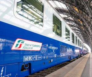 In treno ad Assisi o nelle Langhe, ecco i nuovi collegamenti autunnali in partenza da Roma