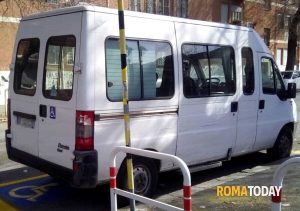 Rubato furgone per il trasporto disabili. L'appello di un papà: "I miei figli costretti a rimanere a casa"