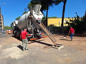 Voragine del Quadraro, al via l'ultima fase dei lavori. Ma nessuno sa quando riaprirà la strada
