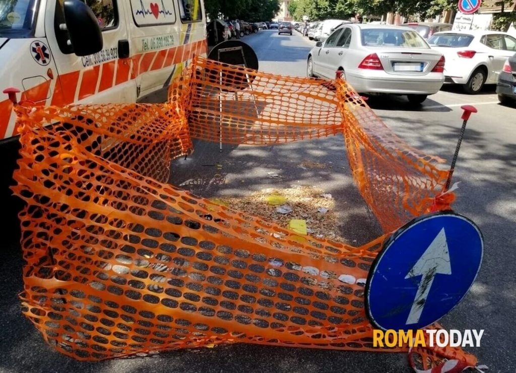 Circonvallazione Appia, ancora una voragine: è la quarta negli ultimi 5 anni