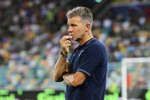 Lazio sconfitta dall'Udinese: le reazioni sui social e gli sfottò dei romanisti