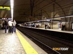 Guasti agli impianti elettrici delle metro e ferrovie di Roma, l’Atac cerca un nuovo gestore della manutenzione