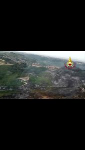 VIDEO | Brucia la collina: le immagini dall'alto dopo il maxi incendio