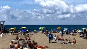 Spiagge prese d'assalto a Ferragosto, la capitaneria di porto rafforza i controlli