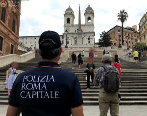 Trinità dei Monti: 12enne smarrisce i genitori, ritrovata dai vigili