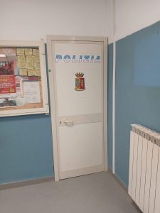 Armato di pistola entra al serd dell'ospedale. Decisivo l'intervento del medico