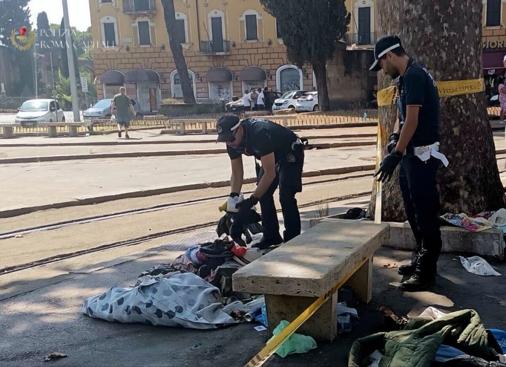 Roma, a Porta Maggiore e via Isacco Newton rimossi 400 chili di rifiuti
