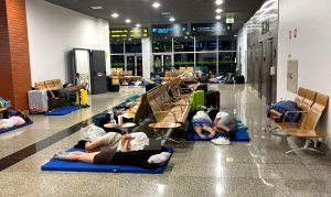 Romani bloccati a Madeira, il volo di recupero non è per tutti: "Ci hanno negato l'imbarco"