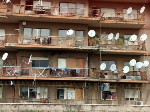 Ex scuola 8 marzo,  esposto contro l’occupazione: “Stabile pericolante, va sgomberato”