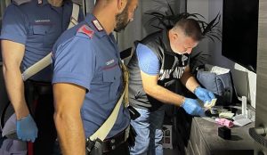 Droga venduta nell'autolavaggio e il giro di prostituzione vicino al palazzo del comune