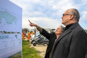 Il parco di Centocelle si prepara a un Giubileo con vista autodemolitori