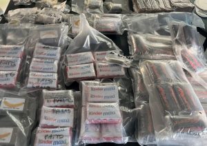 Droga a sorpresa, cocaina e hashish al posto della cioccolata