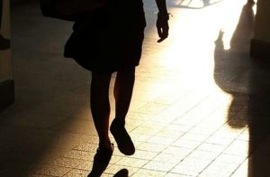 Geloso della ex la pedina per mesi e la minaccia