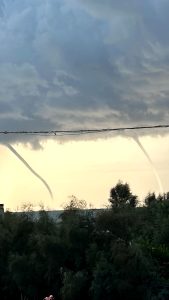 Due trombe marine al largo di Focene