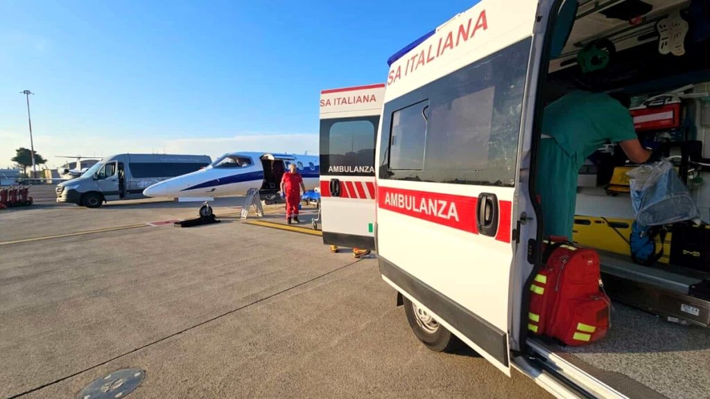 Valerio Bianchi è tornato a Roma a bordo di un volo privato. La mamma: "Ero alle strette"