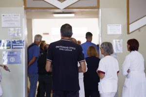 Incendio di Torre Spaccata, appello ai cittadini a donare il sangue ai soccorritori feriti