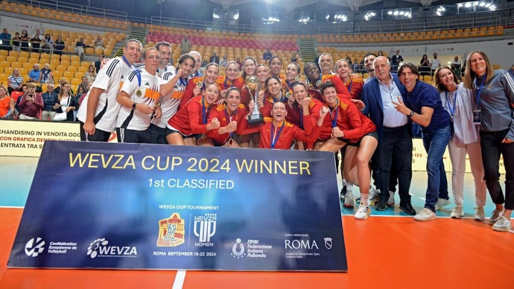 PalaTiziano in estasi: la Roma Volley alza al cielo la Wevza Cup