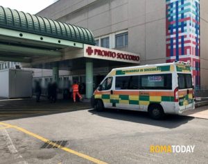 Travolto dal furgone con cui stava lavorando, grave un operatore ecologico