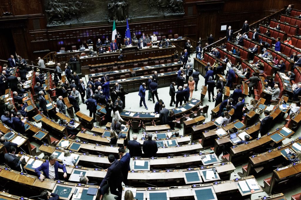L’ex magistrato con 43 immobili, l’avvocato da 800 euro al mese. Redditi e beni dei parlamentari romani 