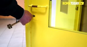 Notte di disordini nel carcere minorile: "Incendiate le celle. Ferito un detenuto"