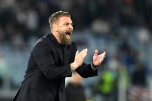 Daniele De Rossi è stato esonerato. Non è più l'allenatore della Roma