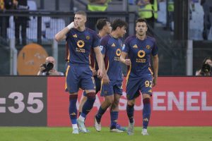 Roma-Udinese 3-0: Dovbyk gol e assist, pioggia di fischi per Pellegrini