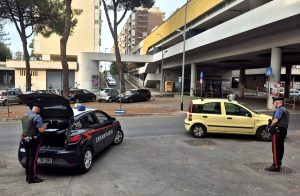 Bar e pizzeria da "incubo" al Laurentino: i controlli dei carabinieri