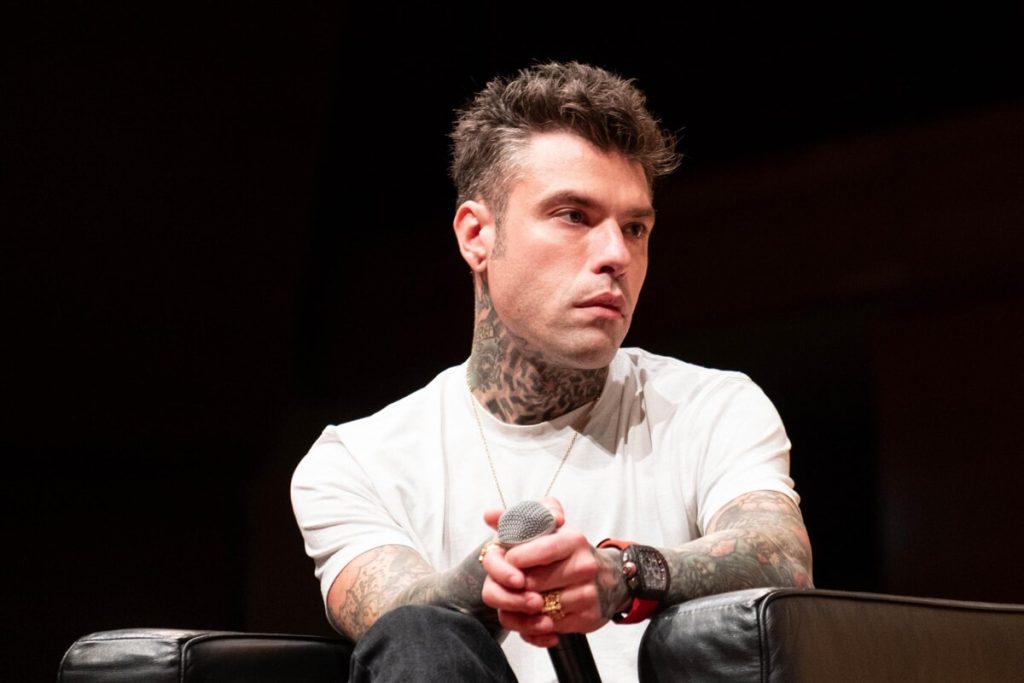 Fedez inaugura la "Casa Di Andrea" e attacca l’assessore Zevi: "Istituzioni sempre forti quando c’è da tagliare nastri"