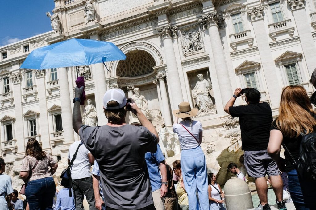 Fontana di Trevi a pagamento, le aziende del turismo bocciano l'idea di Onorato