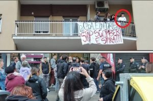 Una donna sotto sfratto si è incatenata al balcone. In strada tensioni tra movimenti e polizia