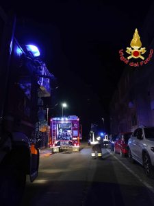 Batteria della bici elettrica provoca incendio in casa, intossicato un ragazzo