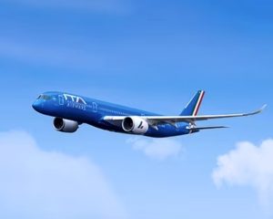 Ha un malore sull'aereo per Roma, muore hostess di 56 anni