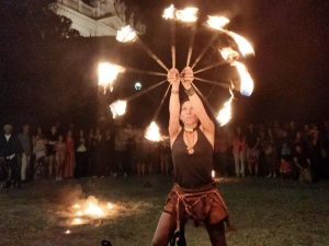 Kira, la dea del fuoco a Villa Lais