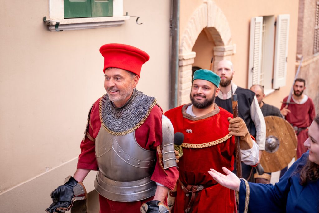 “Lo spaesato”, arriva su Rai2 il nuovo programma di Teo Mammucari